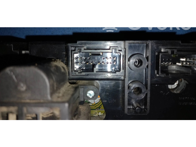 Блок управления климат-контролем 8682930   Volvo V70