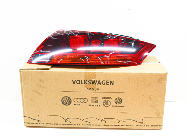 Задний фонарь правый 8J0945096L    Audi TT TTS Mk2   2006-2014 года