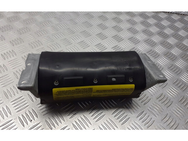 Блок предохранителей  2028600705   Mercedes-Benz C W202    