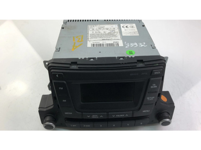 Радио/ проигрыватель CD/DVD / навигация