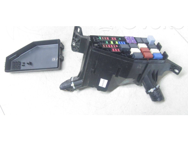 Блок предохранителей     Honda HR-V    