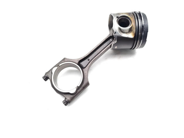 Поршень с шатуном D5204T2 D5204T2 Volvo V70