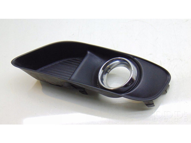 Декоративная решётка противотуманной фары