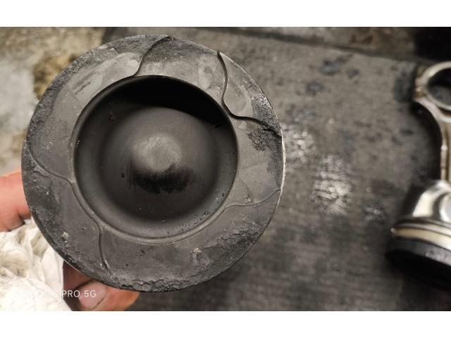 Píst 02647, 02646   Toyota RAV 4 (XA30)     