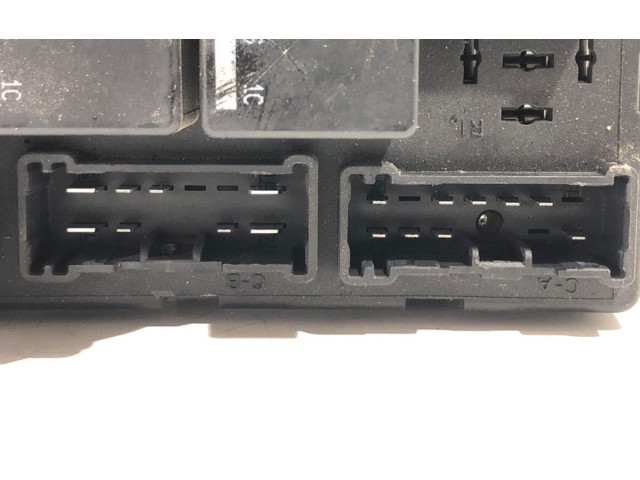 Блок предохранителей AW93-14A073-BC Jaguar XJ X351