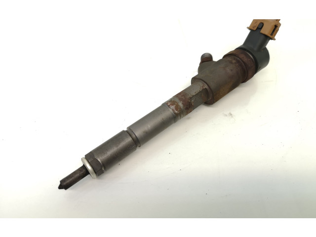 Vstřikovač 2367033040, 0445110227 Toyota Auris 150 pro naftový motor 1.4