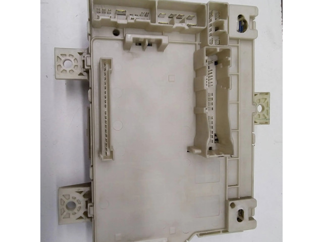 Блок предохранителей MN108319, 04176E31 Mitsubishi Colt