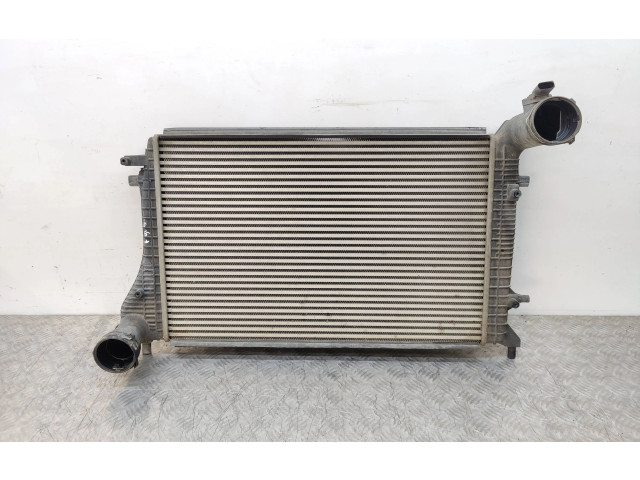 Интеркулер  1K0145803H, 0281002399   Volkswagen Caddy 