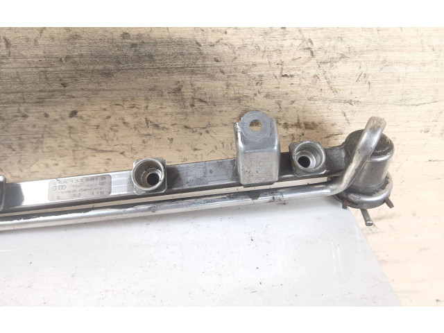 Топливная рампа 06A133681B   Audi TT Mk1  