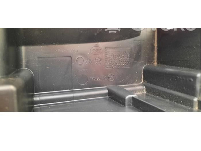 Блок предохранителей     Peugeot Partner III    