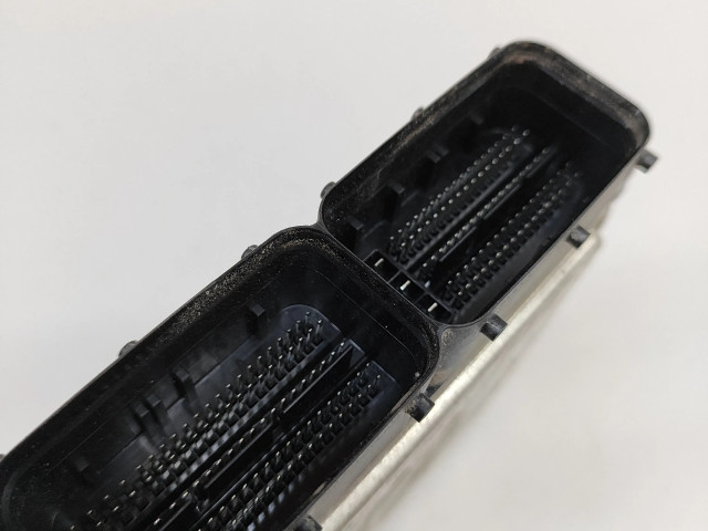 Блок управления двигателя 04L907309P, 0281031483   Volkswagen Touran III