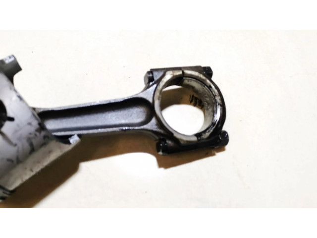 Píst    Hyundai Lantra II  pro naftový motor 1.9  