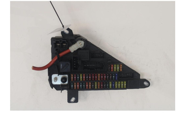 Pojistková skříňka BMW 5 E60 E61 2001