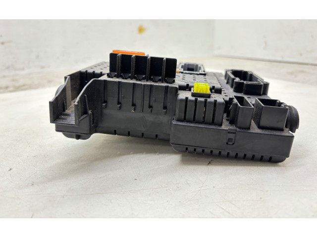 Блок предохранителей 30728512   Volvo V70    