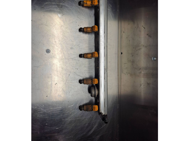 Топливная рампа 1270568   Volvo S70  V70  V70 XC   для двигателя B5254S