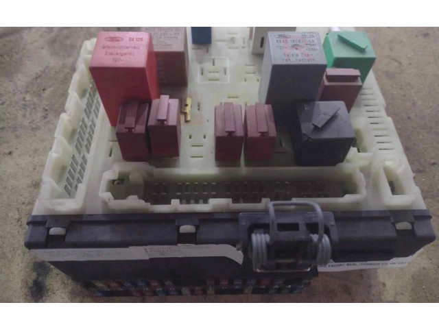 Блок предохранителей WU37343 Rover Rover