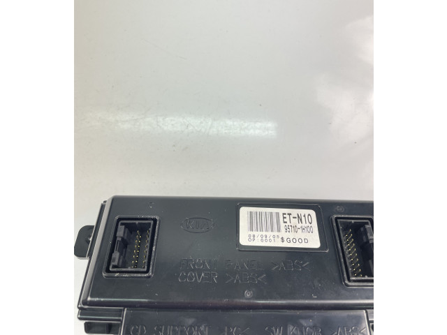 Дисплей    957101H100   KIA Ceed