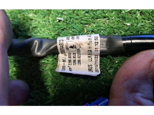 Zpětné zrcátko  Lamborghini Urus 2023    