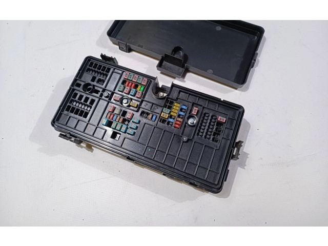 Блок предохранителей  L1MT-14D068-CF   Ford Explorer VI    