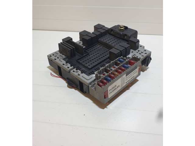 Блок предохранителей 8622520, 9162316 Volvo S60