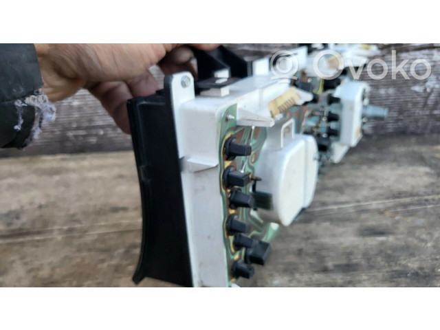 Панель приборов 7700784064   Renault 19       