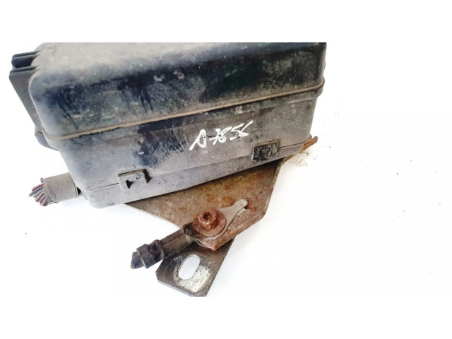   Pojistková skříňka    Mazda CX-7 2008