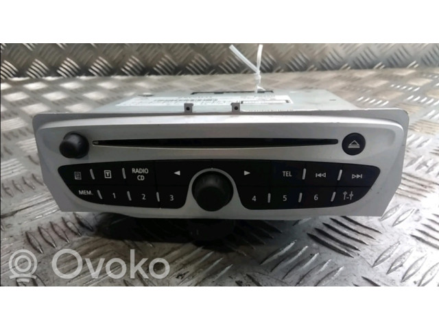 Радио/ проигрыватель CD/DVD / навигация