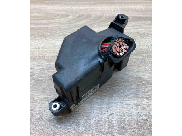 Блок предохранителей 06153376, 15110501870 Audi A2