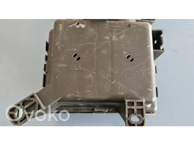 Блок предохранителей  25750682   Chevrolet Express    