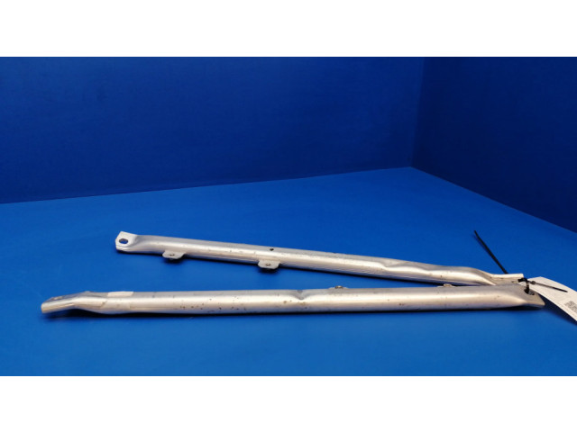 Другая деталь отсека двигателя