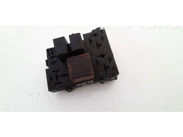 Блок предохранителей  7700414484, 7700414484   Renault Clio II    