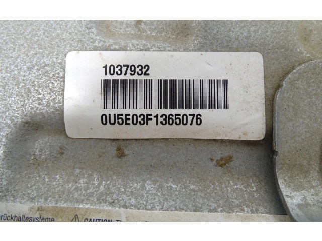 Подушка безопасности для колен    Skoda Octavia Mk3 (5E)