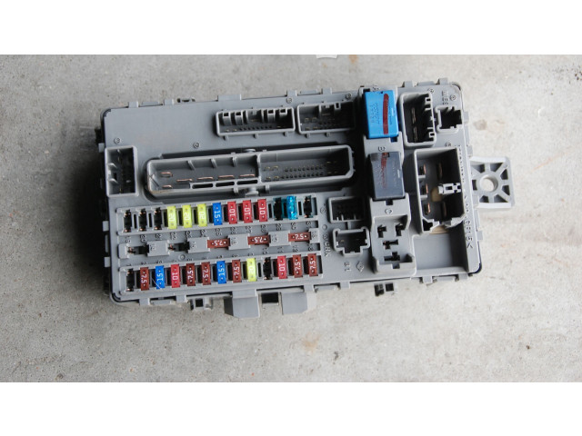 Блок предохранителей TL4E211, 150KM Honda Accord