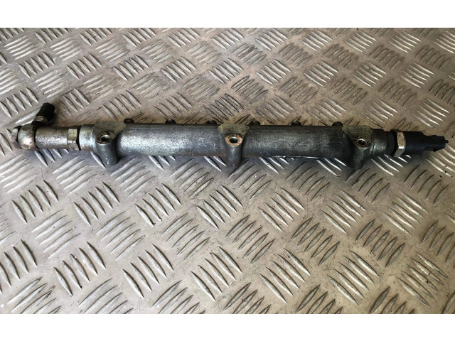 Топливная рампа 8658252 Volvo S80