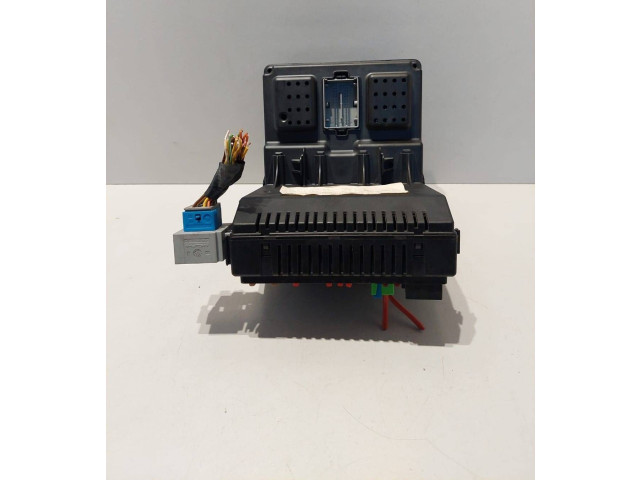 Блок предохранителей 30728542, 12243779 Volvo S60