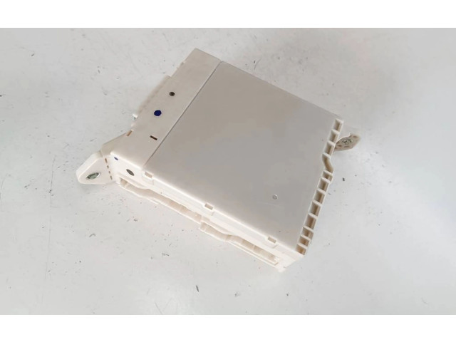 Pojistková skříňka 8276030633 Lexus GS 300 350 430 450H 2010