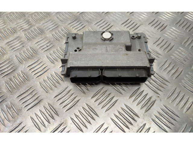 Блок управления двигателя 03E906019AD, 03E906019C Skoda Fabia Mk2 (5J)