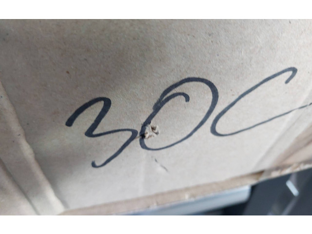 Ручка стеклоочистителей 8D0953503A    Audi A4 S4 B5 8D  ARM 