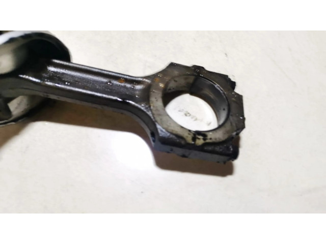 Píst Alfa Romeo 156 pro naftový motor 2.4