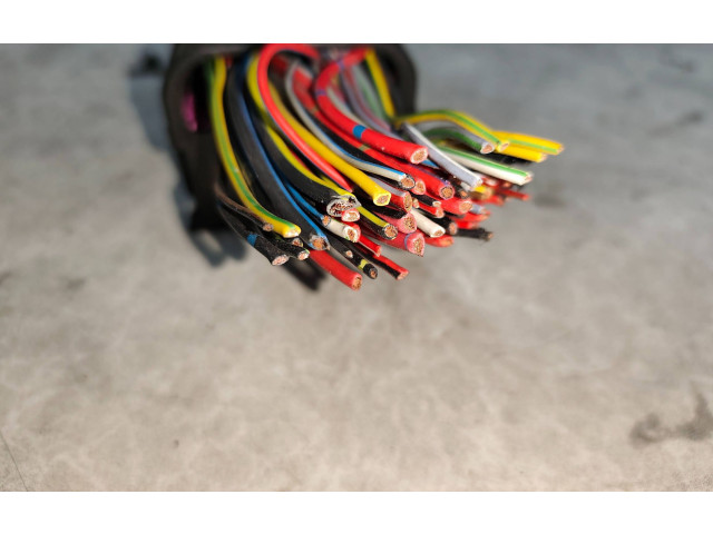 Блок предохранителей    Volkswagen Transporter - Caravelle T5    