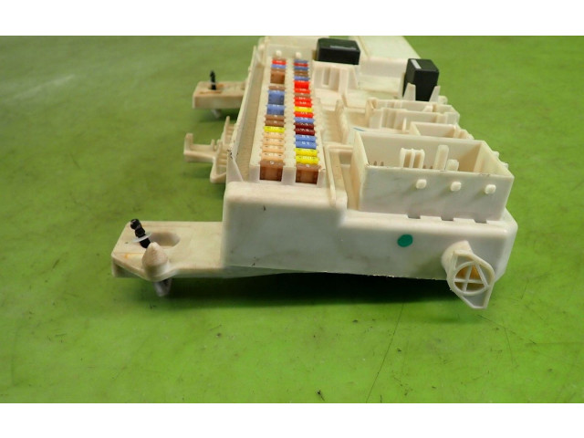 Ящик предохранителей (комплект) 31268178   Volvo V50