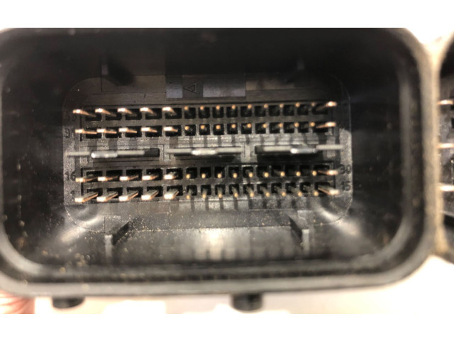 Блок управления двигателем ECU