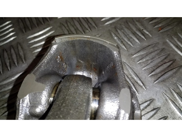 Поршень с шатуном 31460828 Volvo XC90