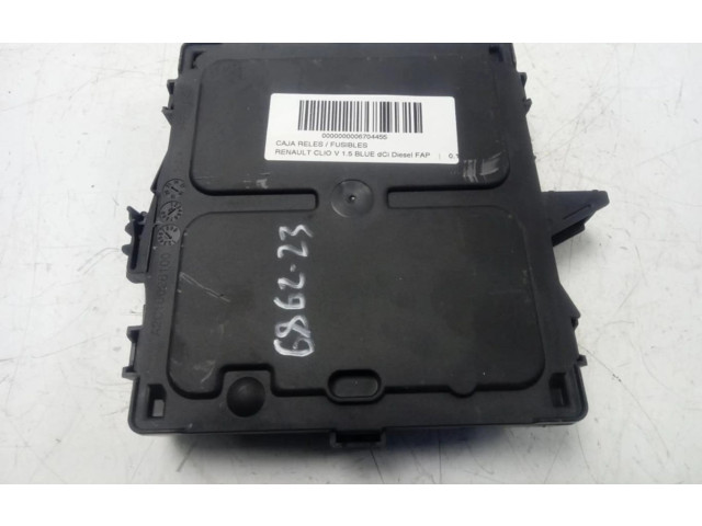 Блок предохранителей 284B15713R, 284B15713R   Renault Clio II    