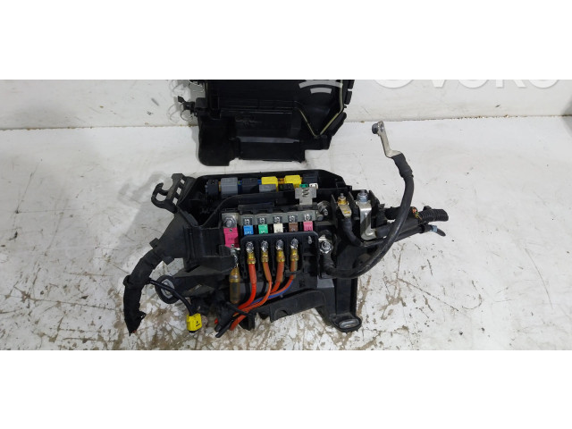 Блок предохранителей  A2465400182   Mercedes-Benz A W176    