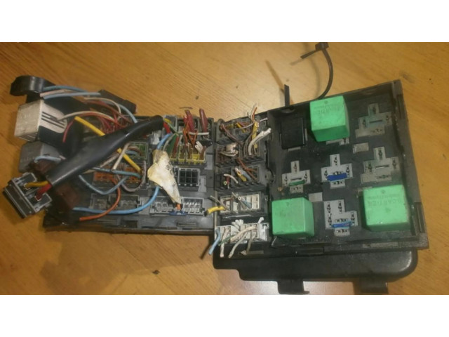 Блок предохранителей     Citroen Xantia    