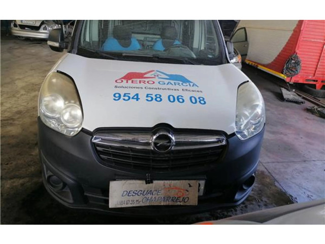Блок предохранителей  519217590   Opel Combo D    