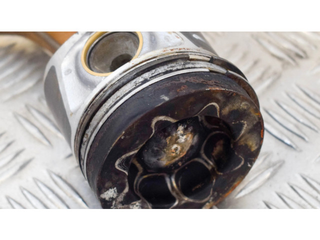 Píst 03L107065S Audi A6 S6 C7 4G pro naftový motor 2.0