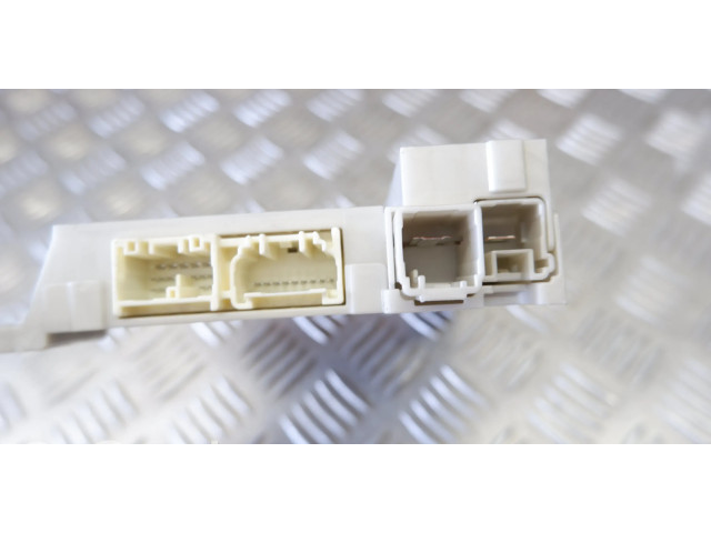 Pojistková skříňka 8267030350 Lexus GS 250 350 300H 450H 2013