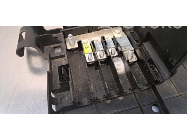 Блок предохранителей 4KE937548 Audi e-tron